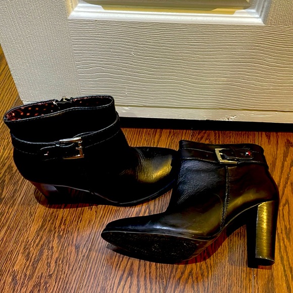 Almost new boots size 8 - Picture 1 of 3